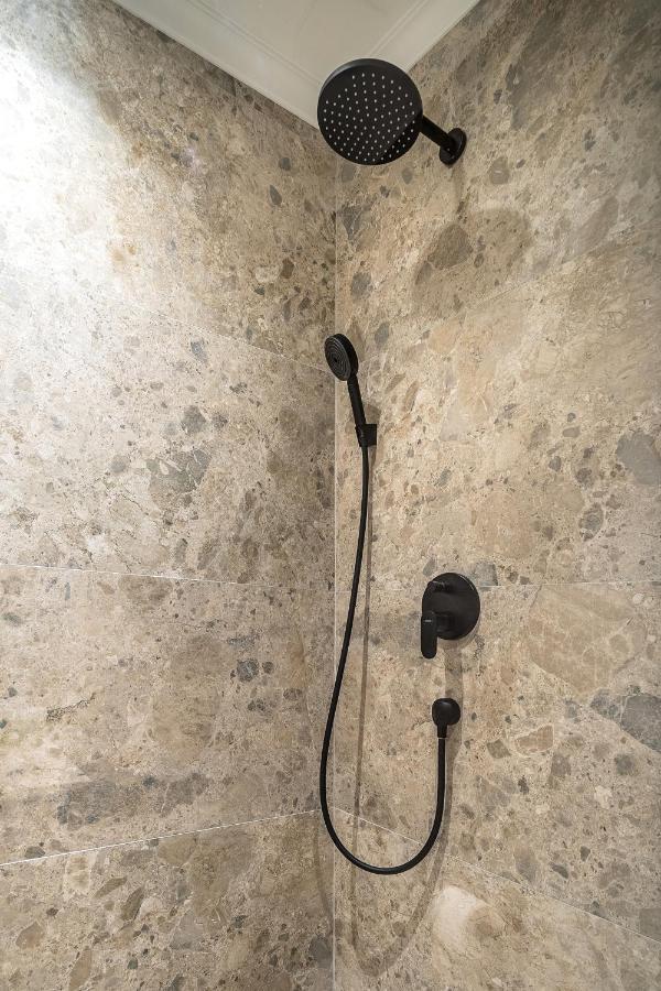 סבטי סטפן Blanche Cliff Apartments מראה חיצוני תמונה