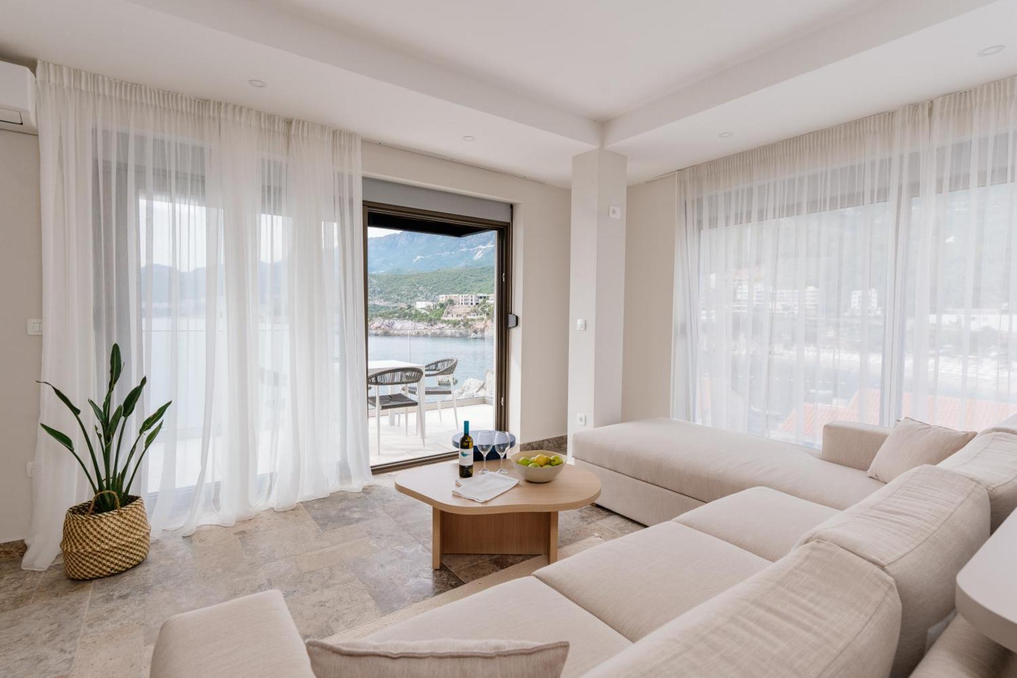 סבטי סטפן Blanche Cliff Apartments מראה חיצוני תמונה