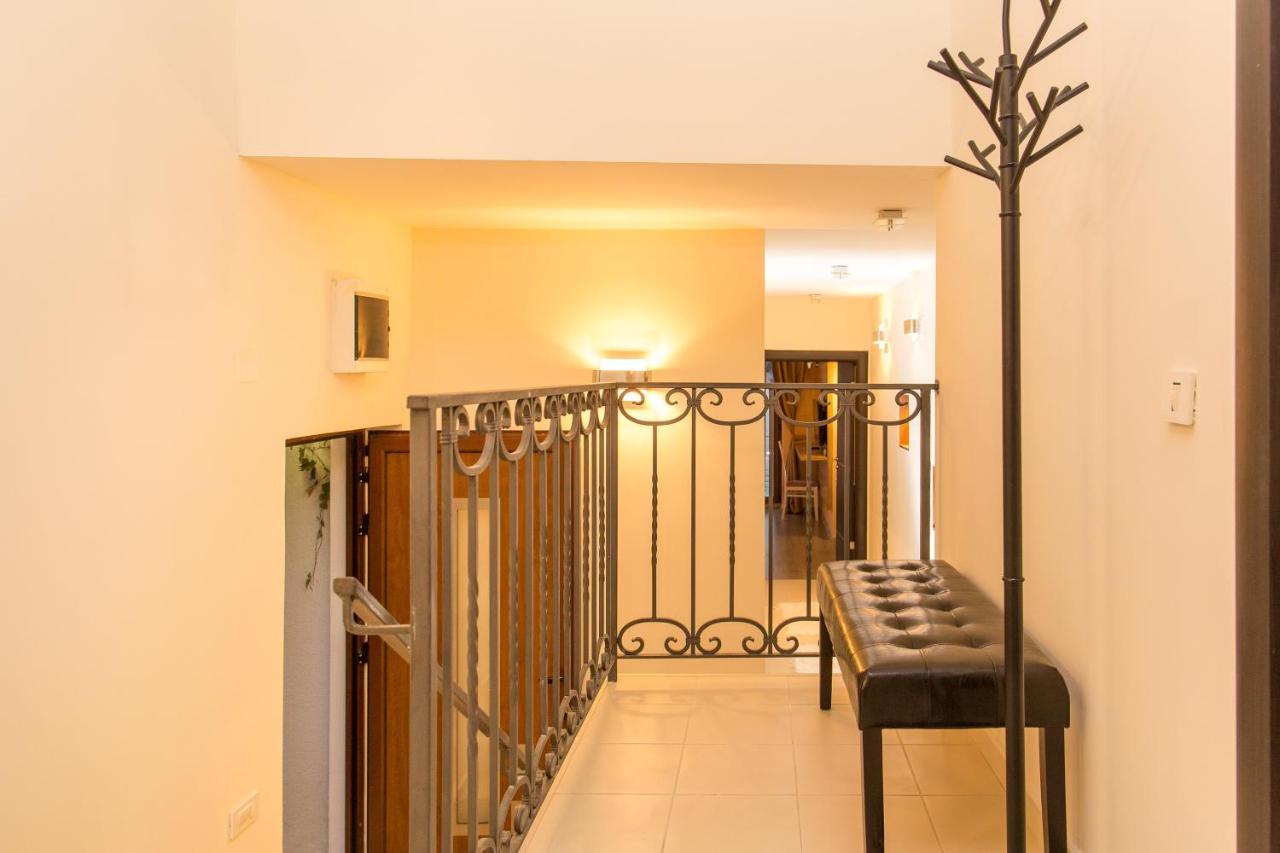 סבטי סטפן Blanche Cliff Apartments מראה חיצוני תמונה